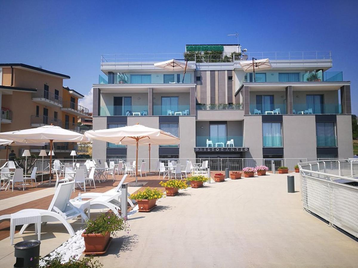 מסיניאנו Ambruosi Village Resort & Spa מראה חיצוני תמונה